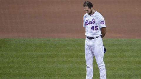 Marlins y Mets, guardan 42 segundos de silencio y abandonan el juego