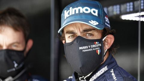 Alonso: "Los que hablan tanto, que se pongan el casco"