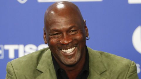 Michael Jordan compra participación en sitio de apuestas DraftKings