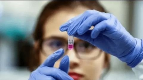 Farmacéuticas prometen no tomar atajos al buscar vacuna y terapia anti-Covid