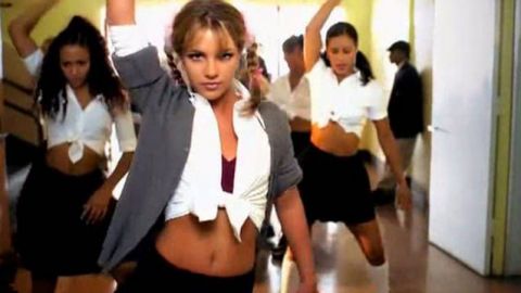 Britney Spears luce en redes un crop top que recordó la década de los 90
