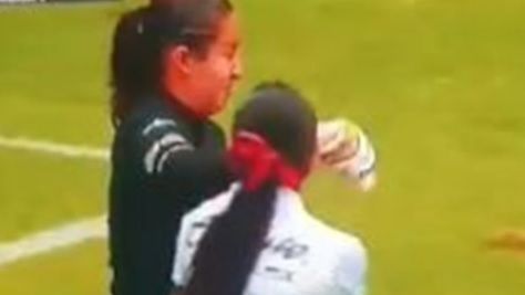 VIDEO: Portera agrede a rival en la Liga MX Femenil