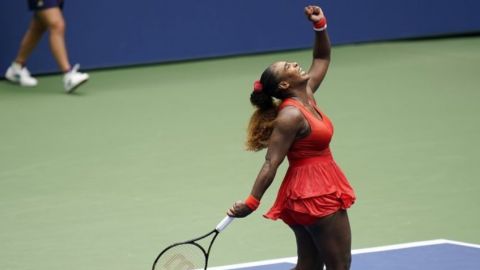 Serena Williams remonta y avanza a semis en el US Open