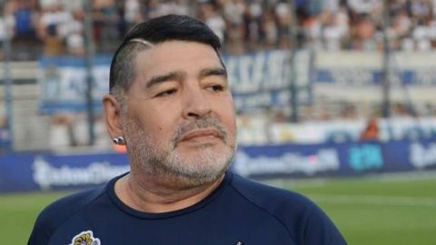 Maradona donará camisetas, comida y obras de infraestructura a diez ciudades