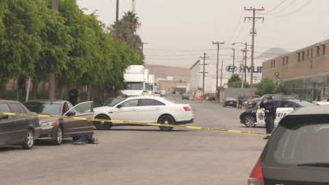 Hombre es asesinado saliendo de su trabajo