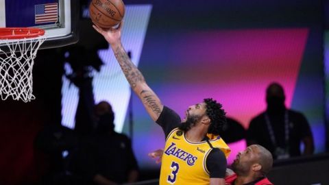 Lakers superan a Rockets y toman ventaja de 3-1 en la serie