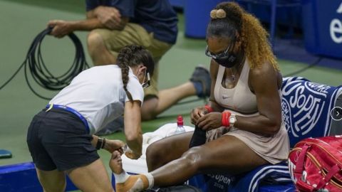 Azarenka y dolencia de tobillo apean a Serena del US Open