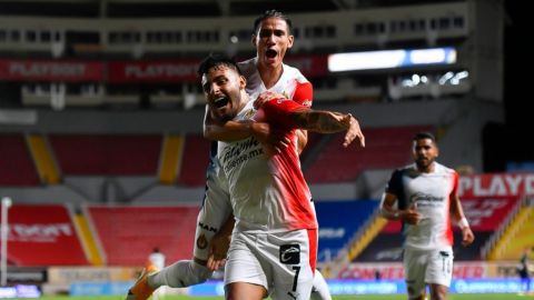 VIDEO: Chivas vence a Necaxa con gol de último minuto