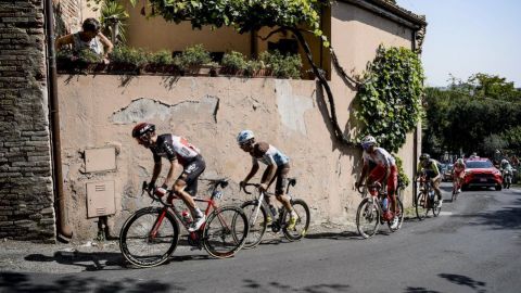 Tirreno: Van der Poel gana penúltima etapa y Yates lidera