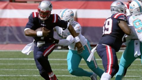 Newton anota 2 TD en acarreos, Patriots derrotan a Dolphins