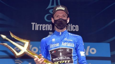 Yates gana Tirreno y se suma a favoritos para Giro de Italia