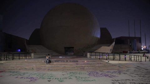 Feministas pintan Centro Cultural Tijuana