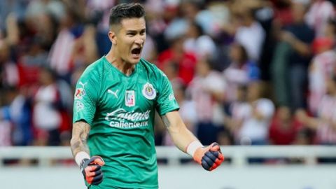 Gudiño sería el portero de Chivas en el Clásico