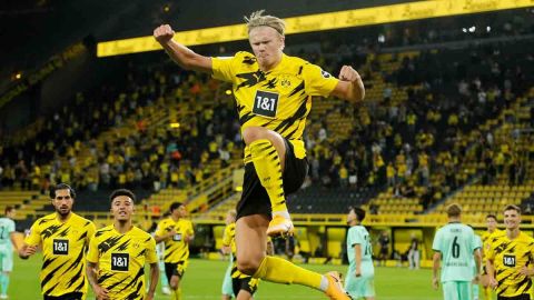 Haaland guía al Dortmund a su primer triunfo