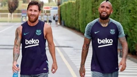 El vestuario te va a extrañar: Messi a Vidal