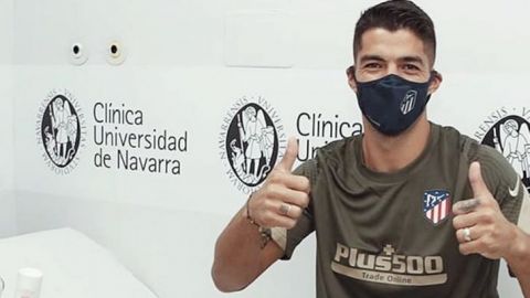 Luis Suárez pasa el reconocimiento médico con el Atlético
