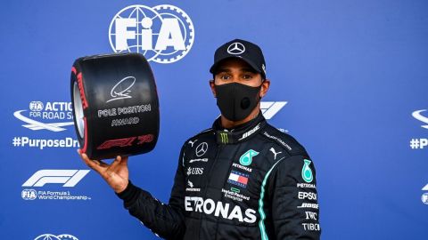 Hamilton logra la pole en Rusia y se acerca al récord