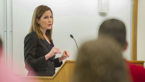 Amy Barrett, la jueza ultraconservadora con la misión de prohibir el aborto