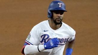 Rangers anotan en la 7ma y doblegan a Astros