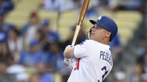 Pederson brilla y L.A. se impone a Angels