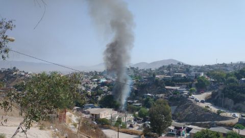 Fuerte incendio consume cuatro viviendas, en la Sánchez Taboada Produtsa