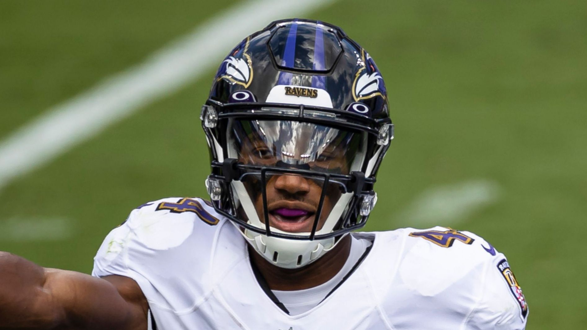 Marlon Humphrey extiende su contrato con Ravens