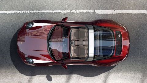 FOTOS: Zlatan se compra impresionante auto y lo presume