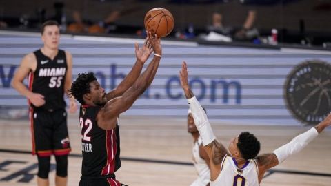 Butler se luce y el Heat recorta desventaja 2-1 ante Lakers