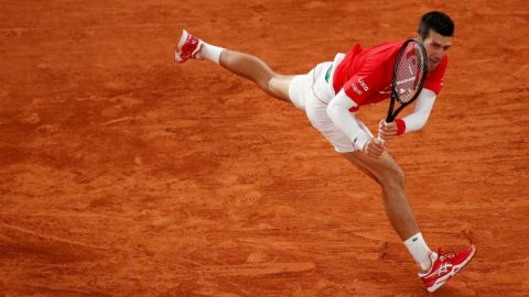 Djokovic ya está en cuartos de Roland Garros