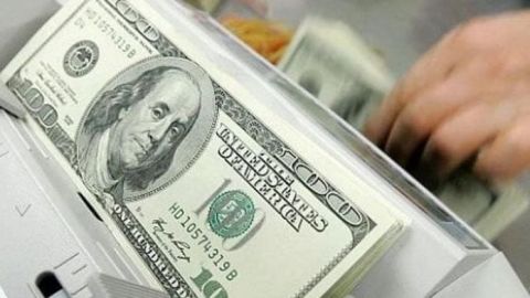 Dólar reporta el menor precio en casi tres semanas