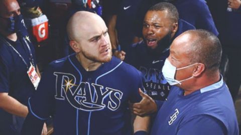 ¡Rays echan a Yankees a base de cuadrangulares!