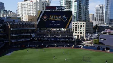 Los villanos Astros contra los divertidos Rays