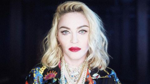 Madonna luce rostro sin arrugas y cabello rosa a sus 62 años