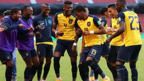 Ecuador golea a Uruguay en eliminatorias de la Conmebol