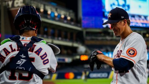 ¡Astros sobreviven! Vencen a Rays y evitan la limpia