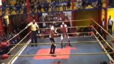 VIDEO: El luchador Príncipe Aéreo pierde la vida en el ring
