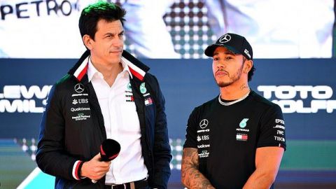 Wolff defiende a Hamilton y sus logros con Mercedes