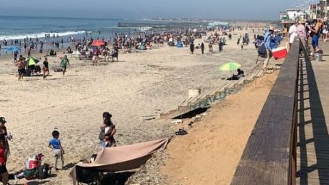 Ciudadanos desafían la pandemia en Playas de Tijuana