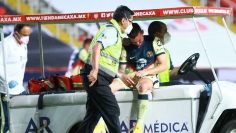 Nicolás Benedetti sale lesionado ante León; se teme lo peor