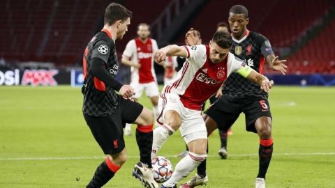 El Liverpool conquista Amsterdam con un gol en propia puerta del Ajax