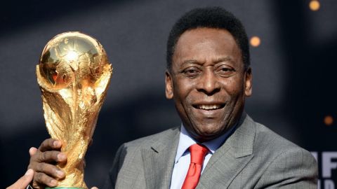 Se rinden al Rey; alabanzas a Pelé
