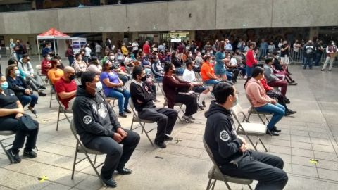 Entregan apoyos económicos a estudiantes de Tijuana