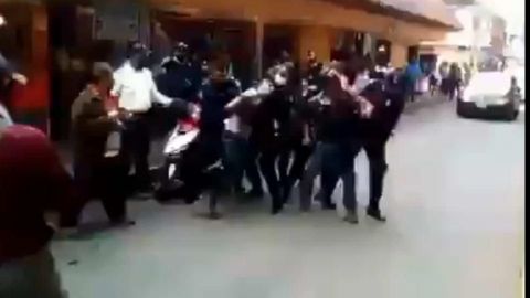 VIDEO: Policías de Puebla persiguen y golpean a joven por error