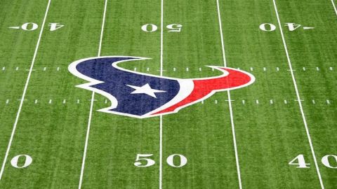 Texans cierran instalaciones luego de un caso positivo por Covid