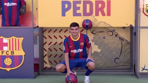 Pedri, de 17 años, lidera al Barça e ilusiona con su futuro