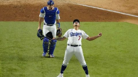 VIDEO: Sensacional recibimiento de la afición de Dodgers a Julio Urías