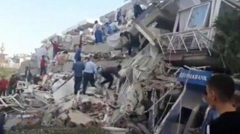 VIDEOS: Terremoto de 7 grados en Turquía provocó un tsunami