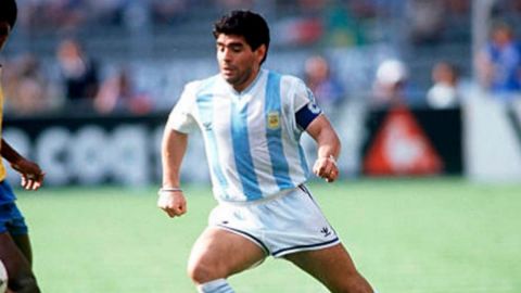 Maradona cumple 60 años: éxitos y anécdotas de uno de los mejores