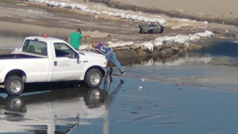 Encuentran dos cuerpos en canalización del río Tijuana