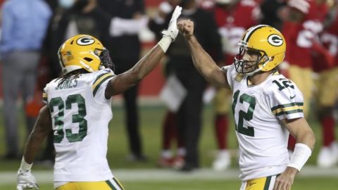 Rodgers guía a Packers a triunfo ante diezmados 49ers